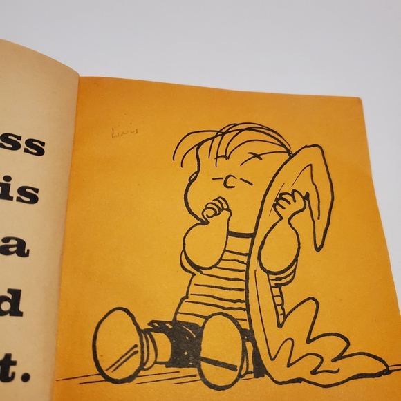 Happiness Is A Warm Puppy First Print Snoopy Paperback Book '70 Charles Schulz - Picture 12 of 13
